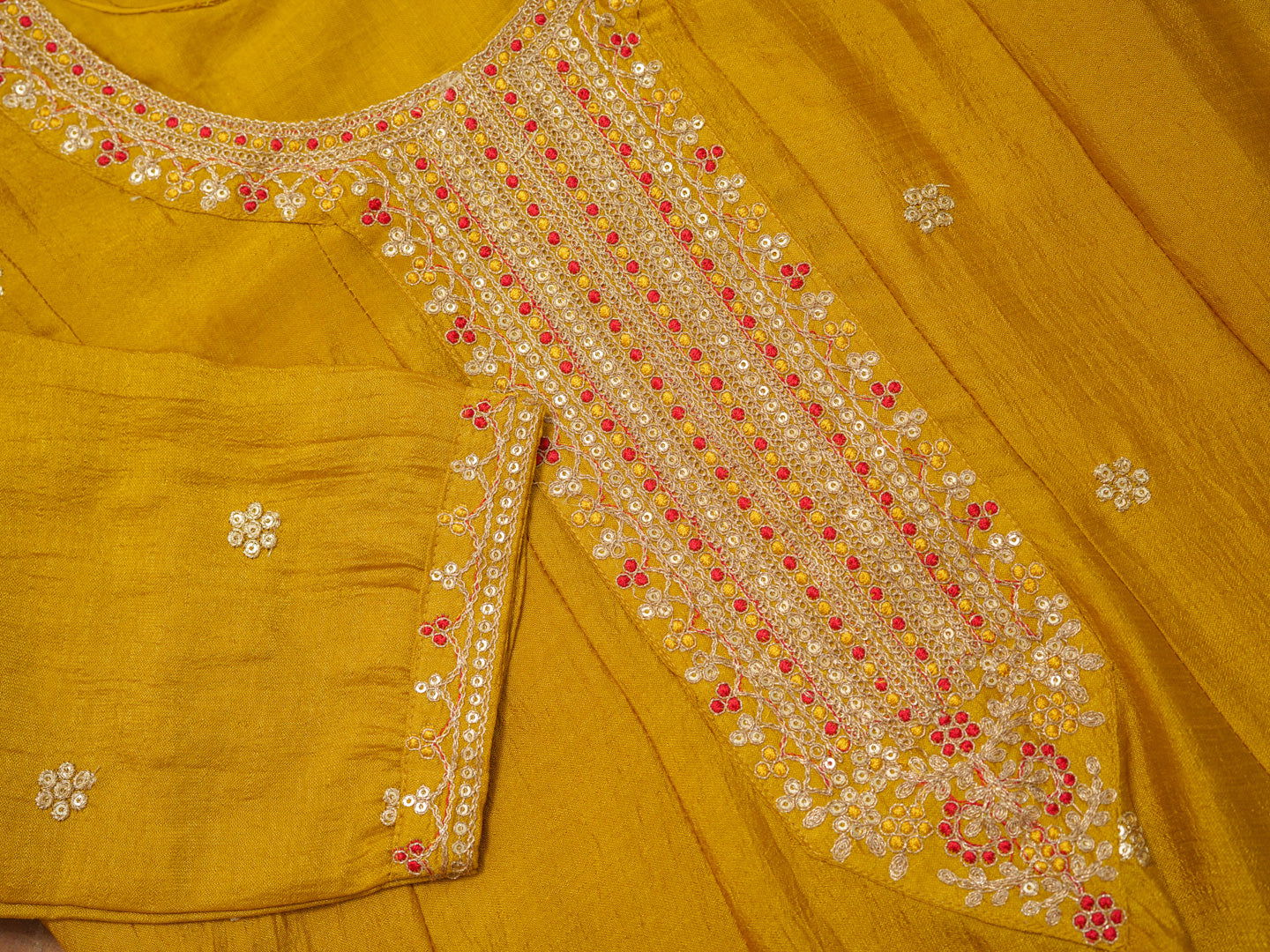 Vichitra Ethnic Motifs Embroidered Kurta With Trousers & Dupatta - Buy Best Ethnic Wear for Women & Girls | Daily Woman - 