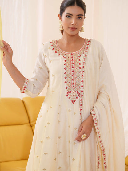 Vichitra White Embroidered Kurta With Trousers & Dupatta - Buy Best Ethnic Wear for Women & Girls | Daily Woman - 