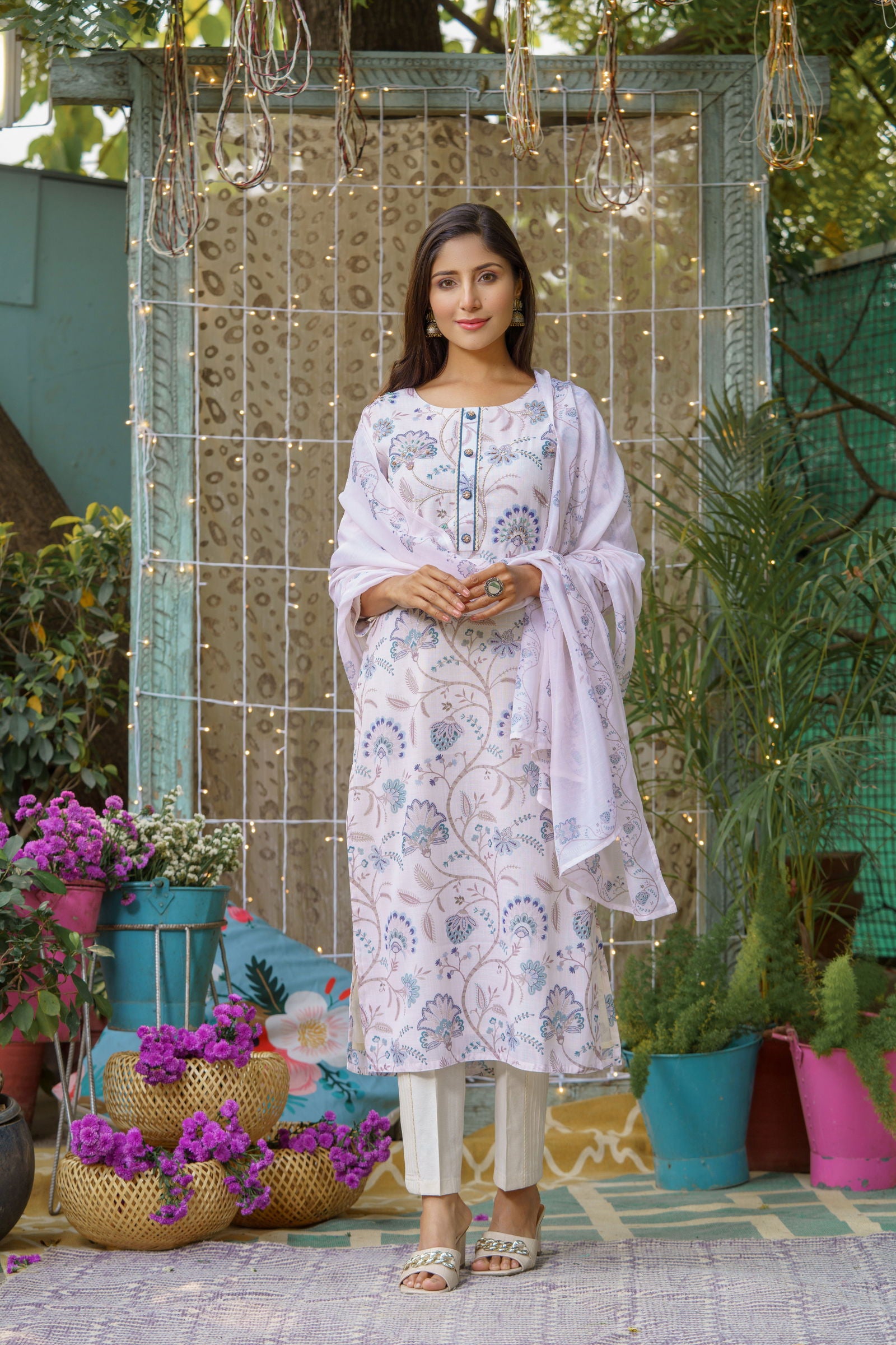 White & Purple Floral Printed Straight Kurta With Trousers and  Dupatta - Buy Best Ethnic Wear for Women & Girls | Daily Woman - 