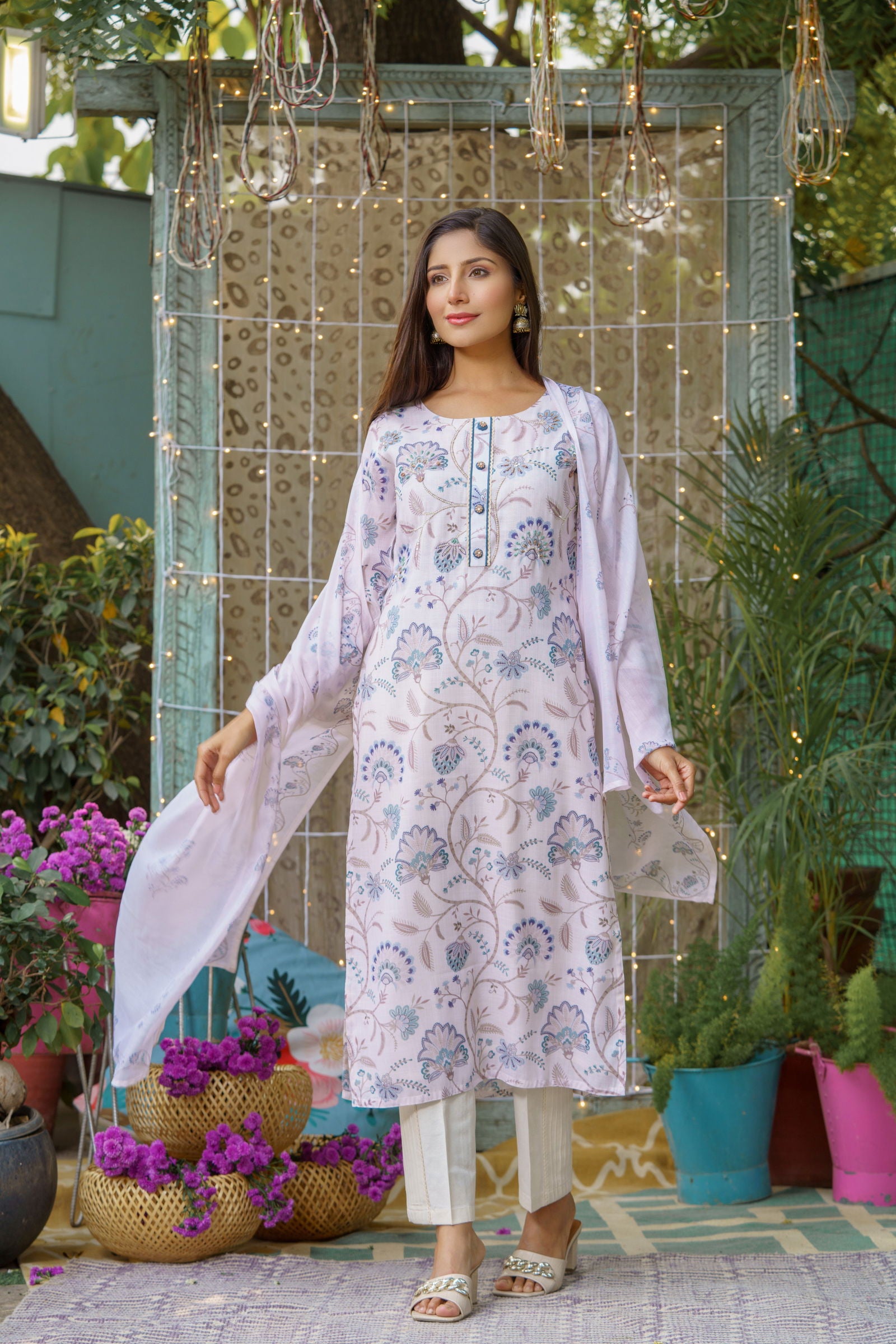 White & Purple Floral Printed Straight Kurta With Trousers and  Dupatta - Buy Best Ethnic Wear for Women & Girls | Daily Woman - 