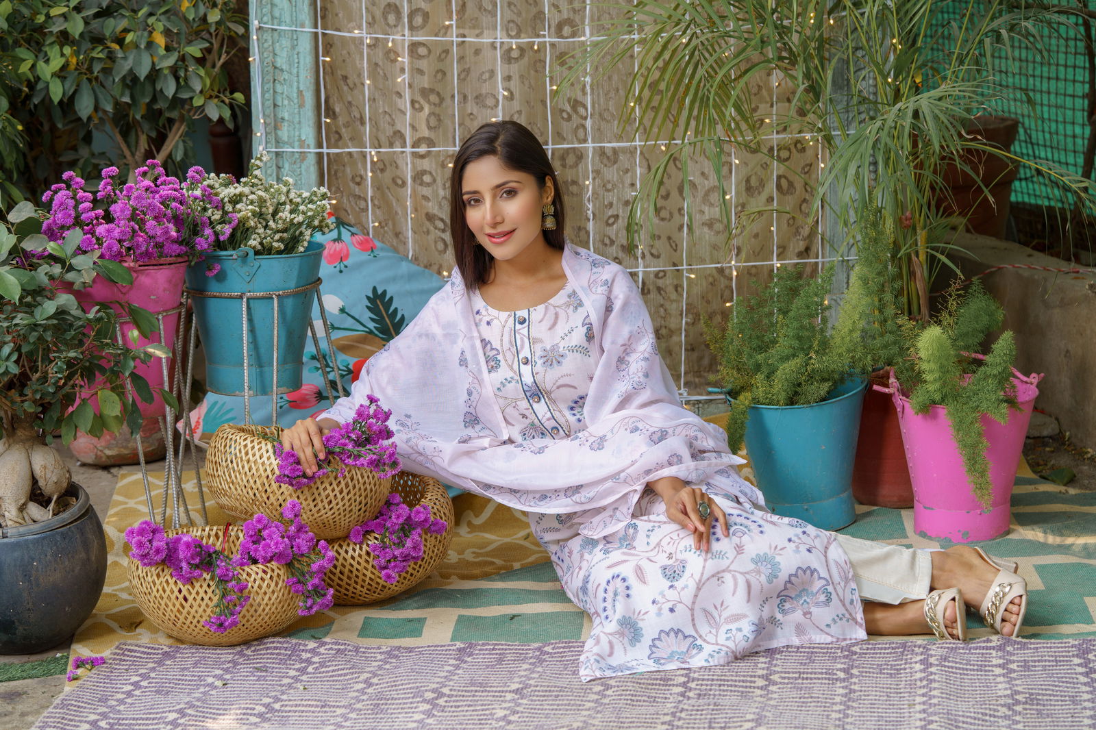 White & Purple Floral Printed Straight Kurta With Trousers and  Dupatta - Buy Best Ethnic Wear for Women & Girls | Daily Woman - 