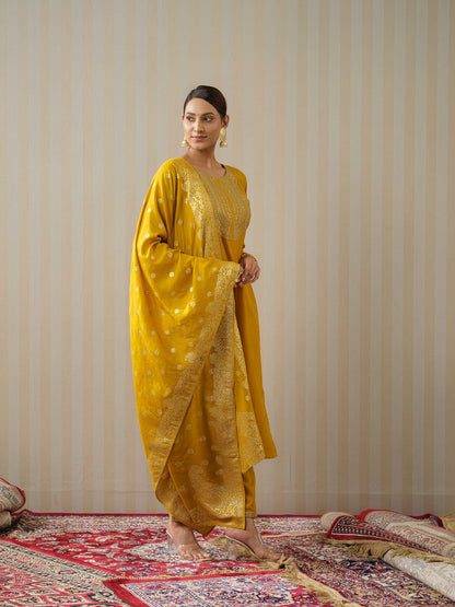 Yellow Ethnic Motifs Straight Kurta & Trousers With Dupatta - Buy Best Ethnic Wear for Women & Girls | Daily Woman - 