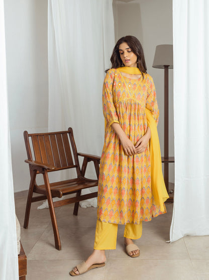 Yellow & Pink Ethnic Motifs Printed Pure Cotton Kurta & Trousers With Dupattatifs Printed Pure Cotton Kurta & Trousers With Dupatta - Buy Best Ethnic Wear for Women & Girls | Daily Woman - 