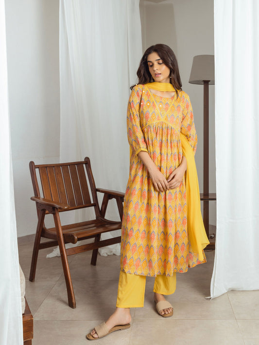Yellow & Pink Ethnic Motifs Printed Pure Cotton Kurta & Trousers With Dupattatifs Printed Pure Cotton Kurta & Trousers With Dupatta - Buy Best Ethnic Wear for Women & Girls | Daily Woman - 
