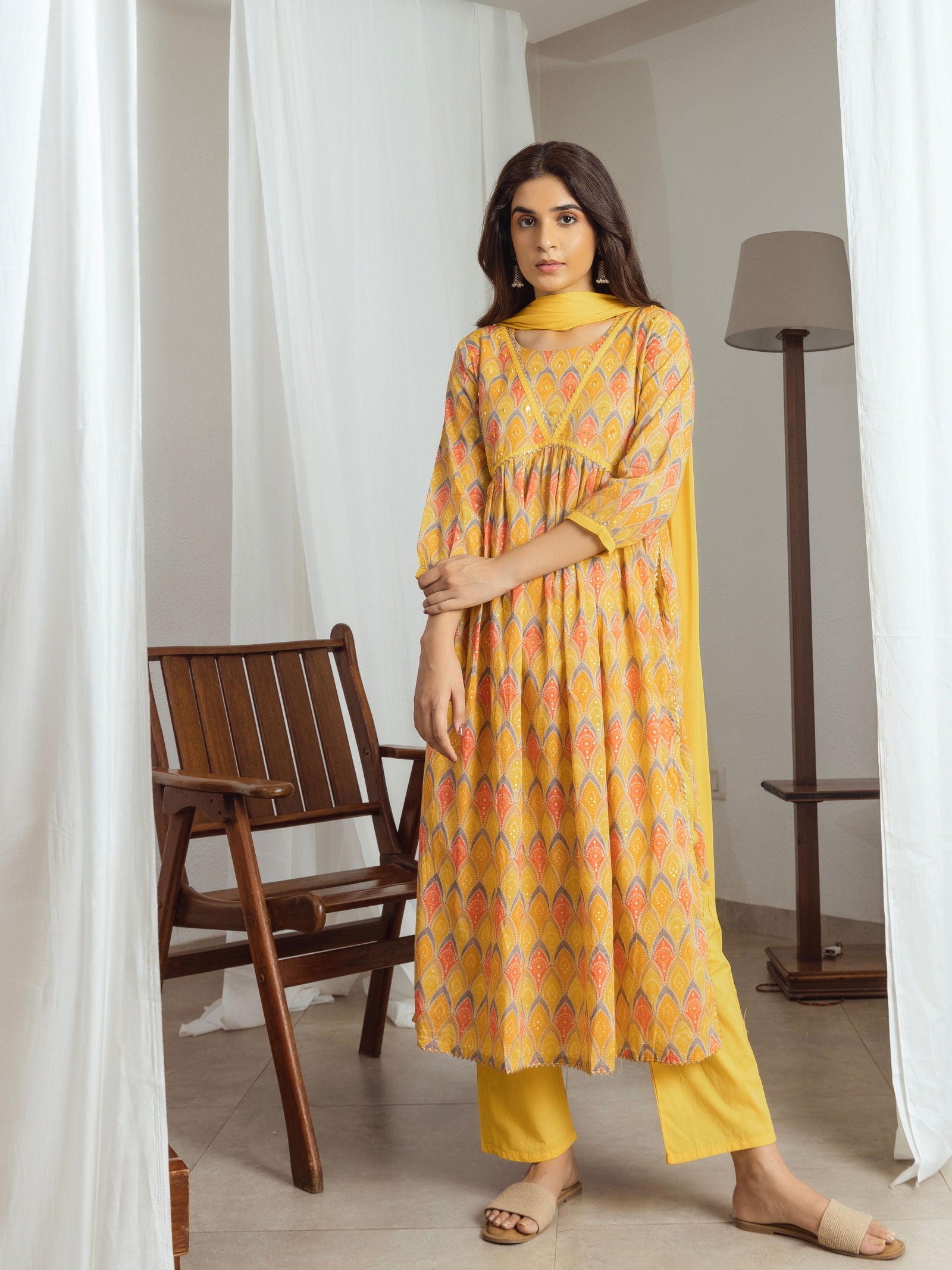 Yellow & Pink Ethnic Motifs Printed Pure Cotton Kurta & Trousers With Dupattatifs Printed Pure Cotton Kurta & Trousers With Dupatta - Buy Best Ethnic Wear for Women & Girls | Daily Woman - 