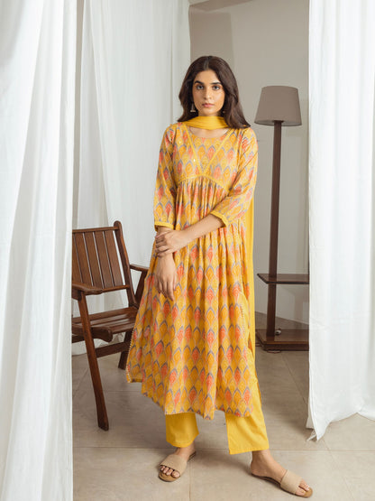 Yellow & Pink Ethnic Motifs Printed Pure Cotton Kurta & Trousers With Dupattatifs Printed Pure Cotton Kurta & Trousers With Dupatta - Buy Best Ethnic Wear for Women & Girls | Daily Woman - 