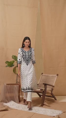 Ethnic Motifs Embroidered Straight Kurta