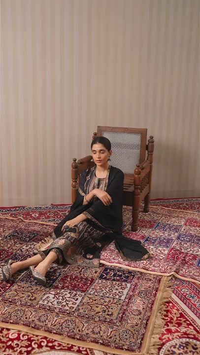 Ethnic Motif Printed Straight Kurta With Trouser & Dupatta